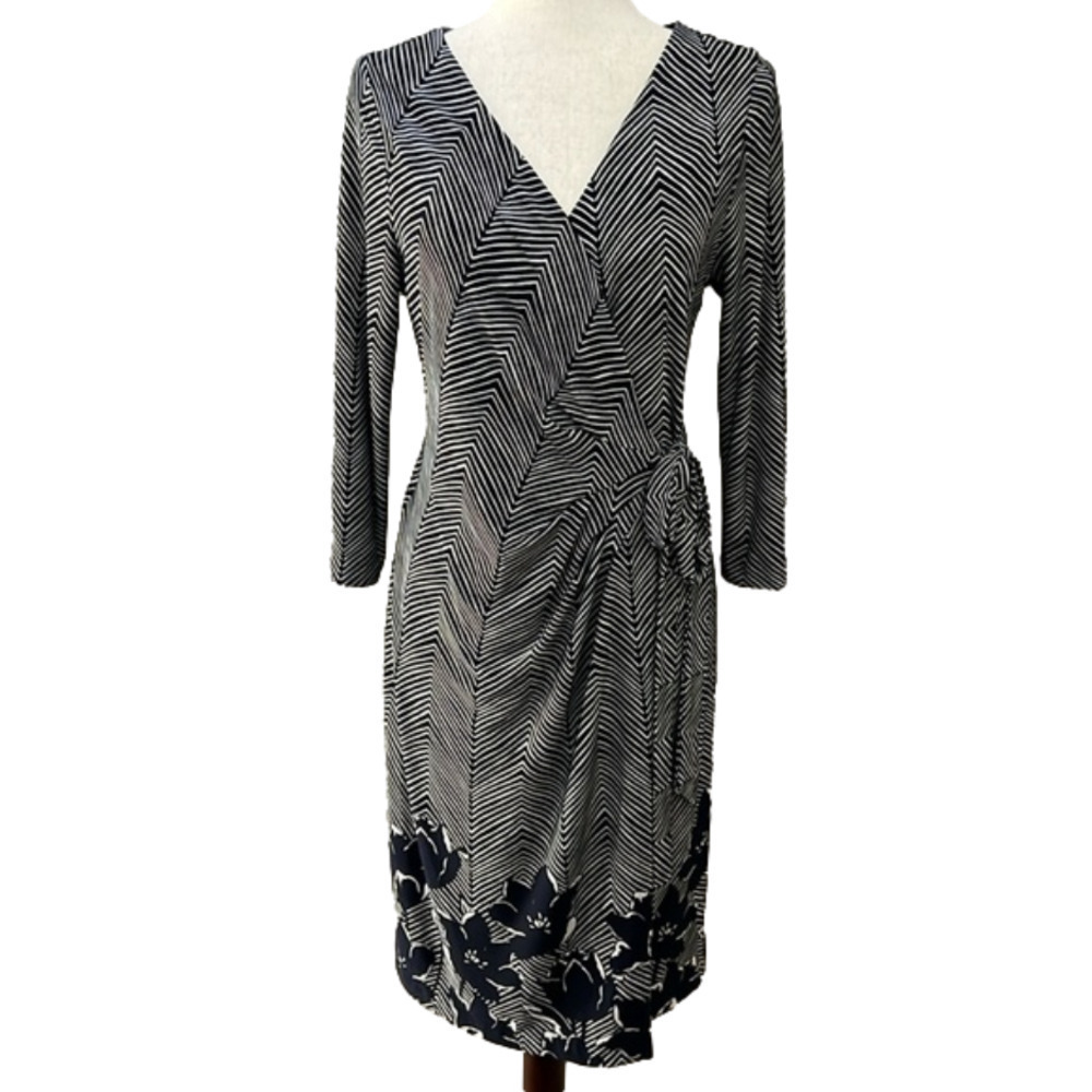 Motherhood Maternity Navy & White Mixed Print Wrap‎ Dress Size Medium